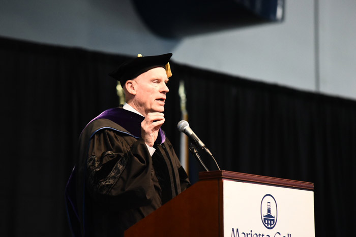 Rob Dyson speaks at Marietta College's 2017 commencement