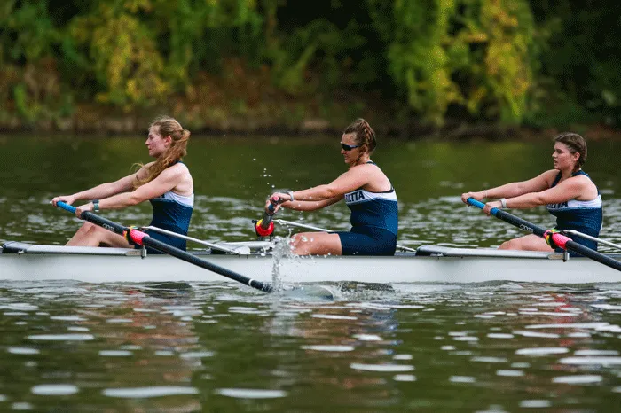 Women's 4 rowing