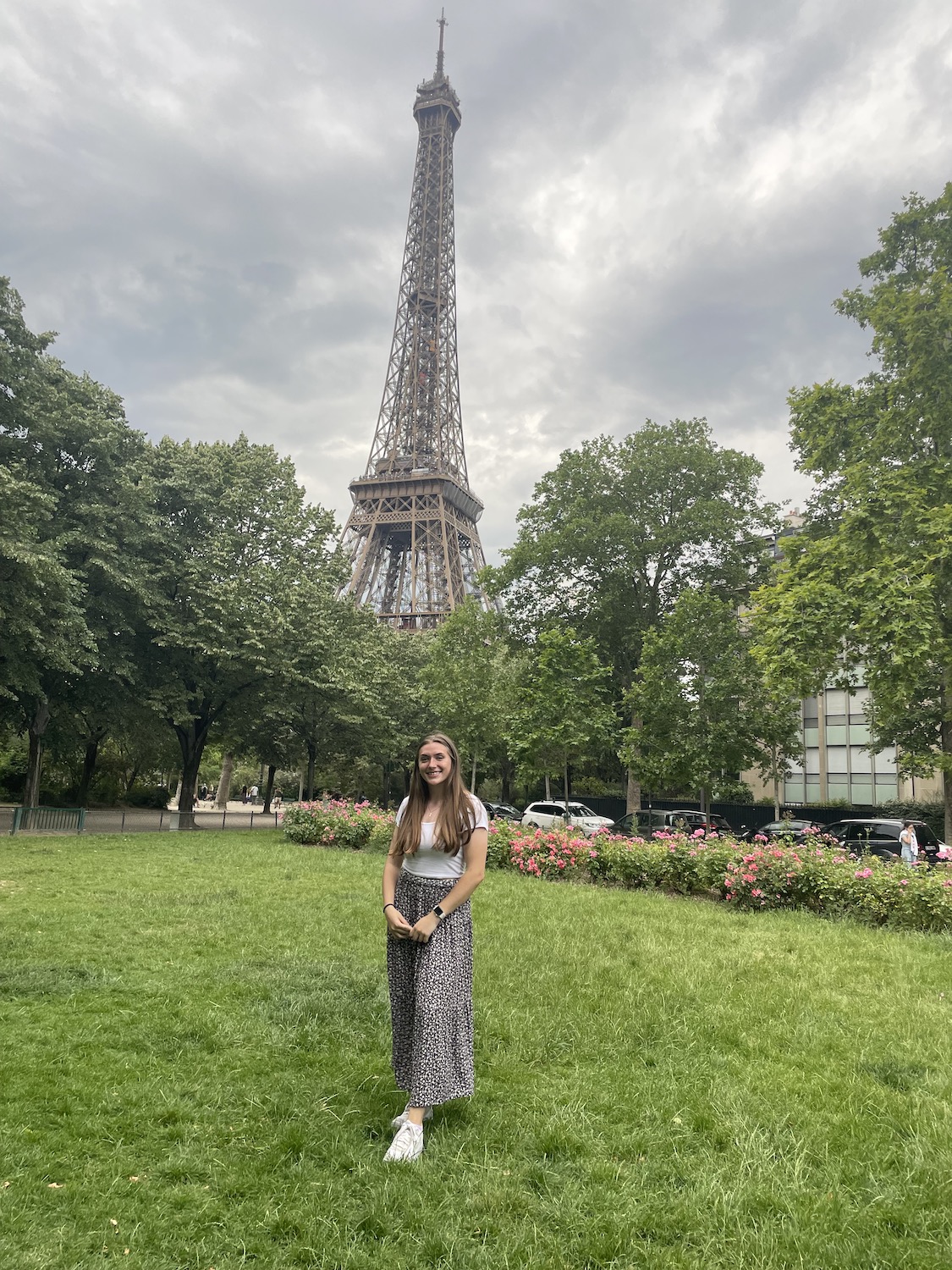 Marietta College student Kaylie Ward ’24 poses for a photo in front of the Eiffel Tower during her Education Abroad trip