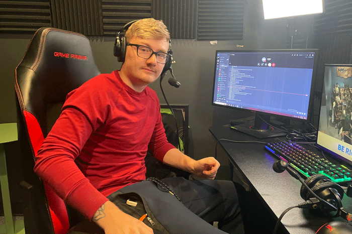 Student Scores Commentating Gig for Esports - Vimarsana News