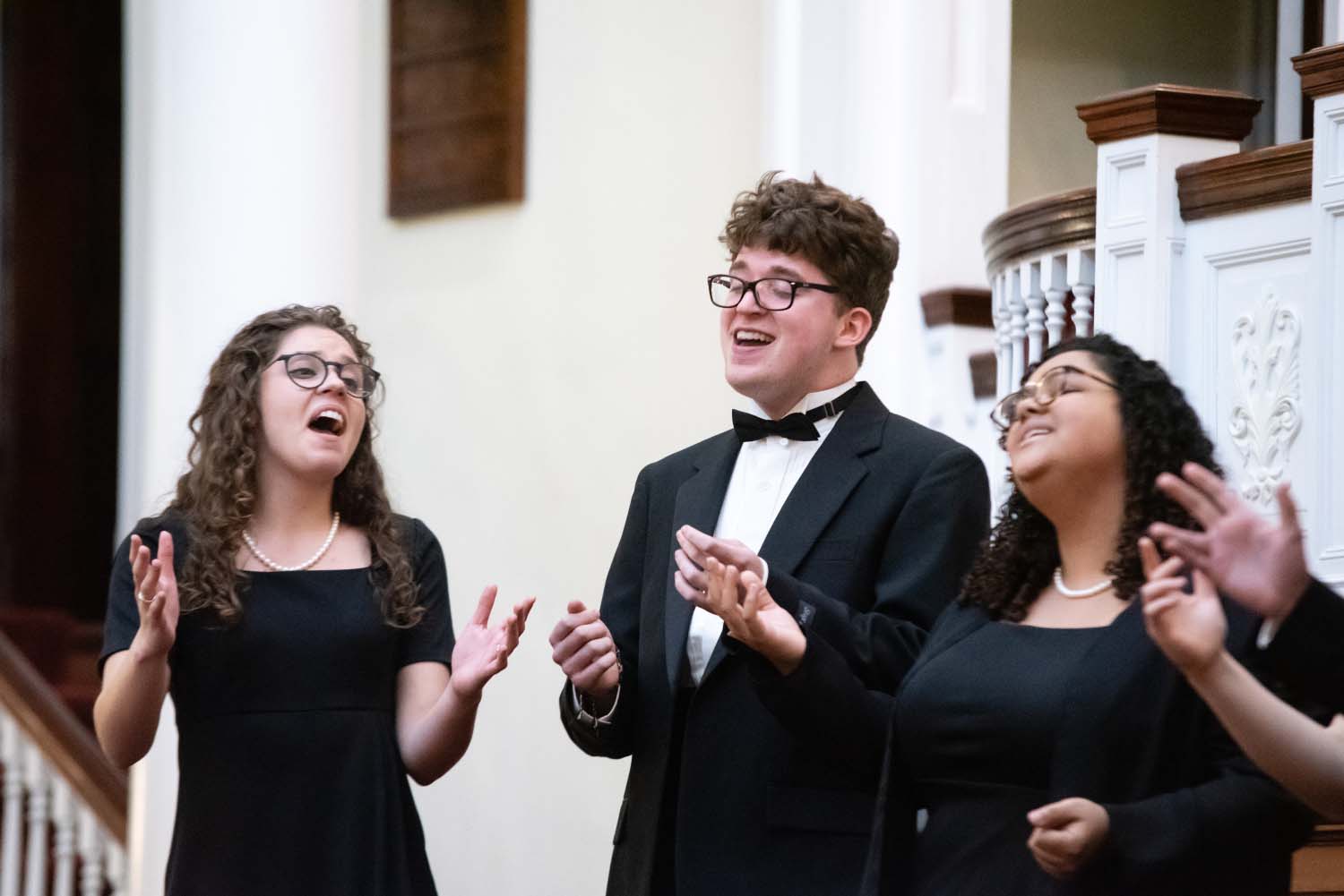 The Marietta College Acapella Choir Floodstage performs