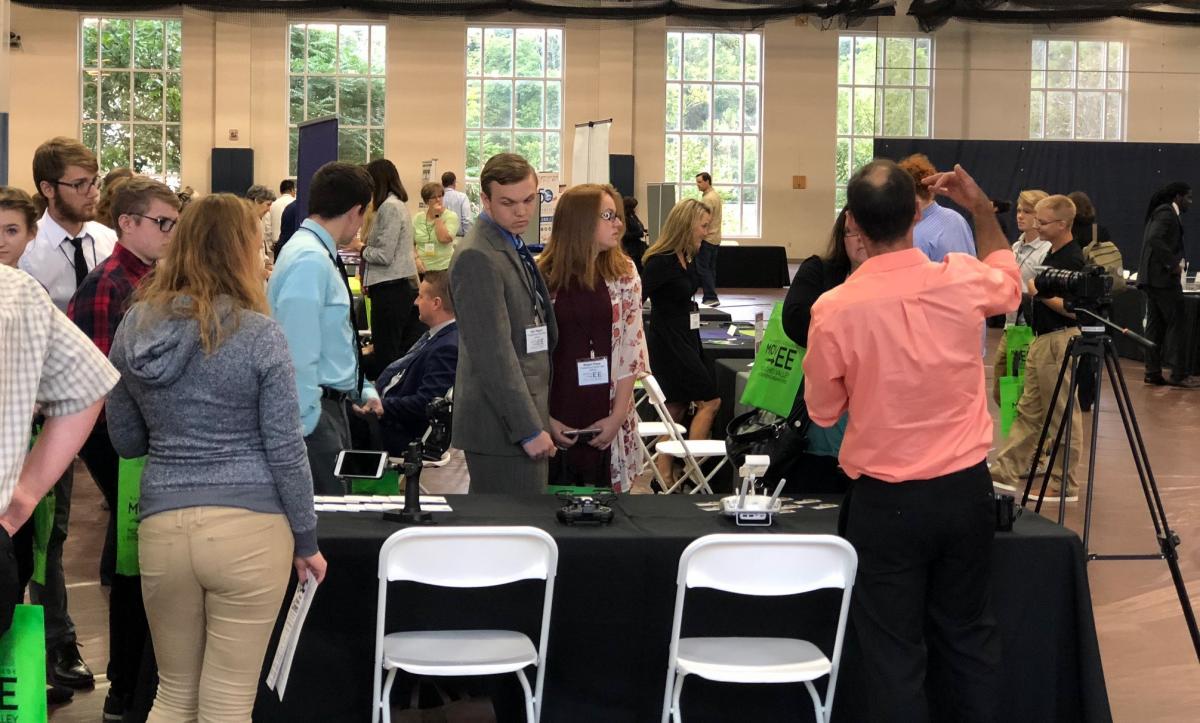 Tables and Booths at the MOVEE 2018