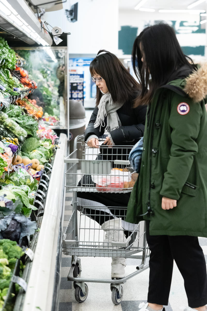 Sylvia Li ’19 and Ruxin “Annie” Jiang ’20, an exchange student from China, frequently shop at Kroger in Marietta