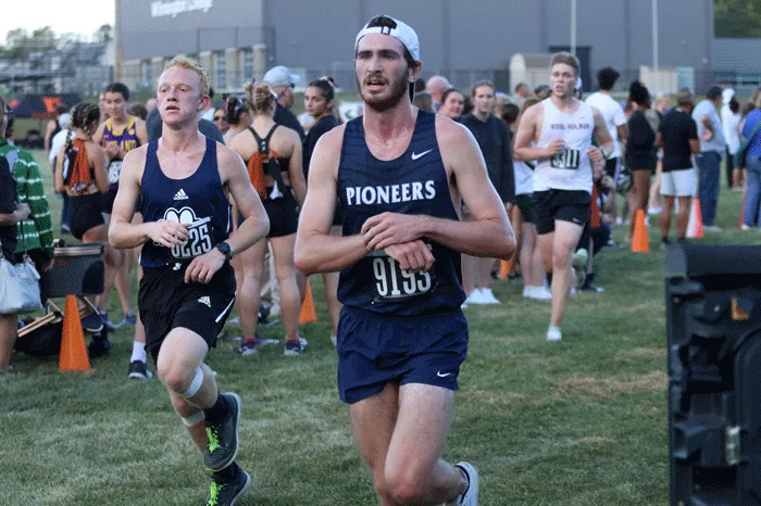 Runners starting a race