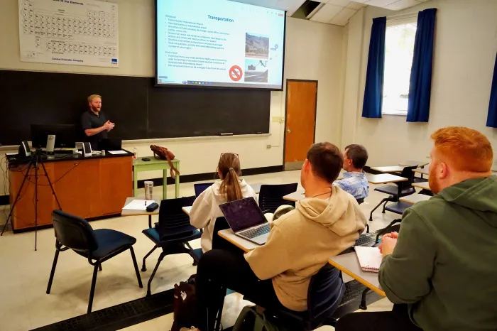 William Bates speaks to Marietta College students in a classroom