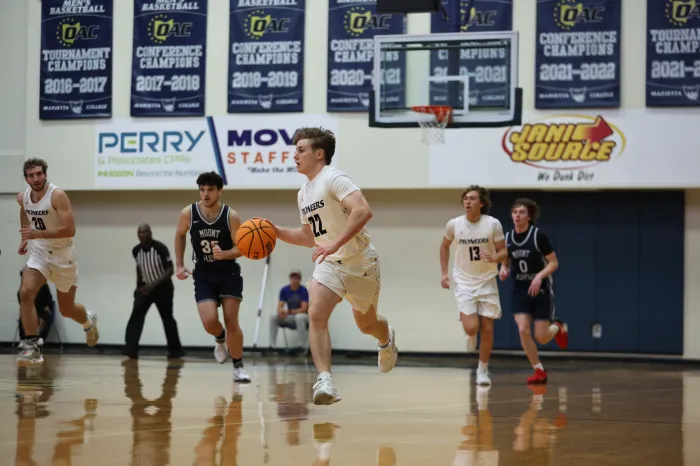 Men's Basketball