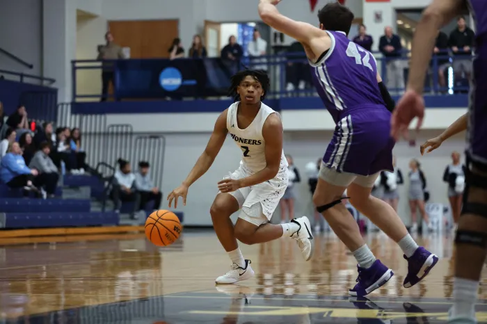 Men's Basketball