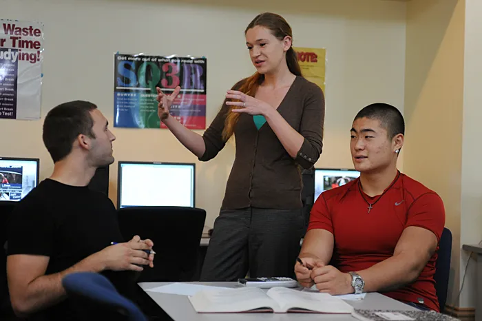 Keira Hambrick tutoring students