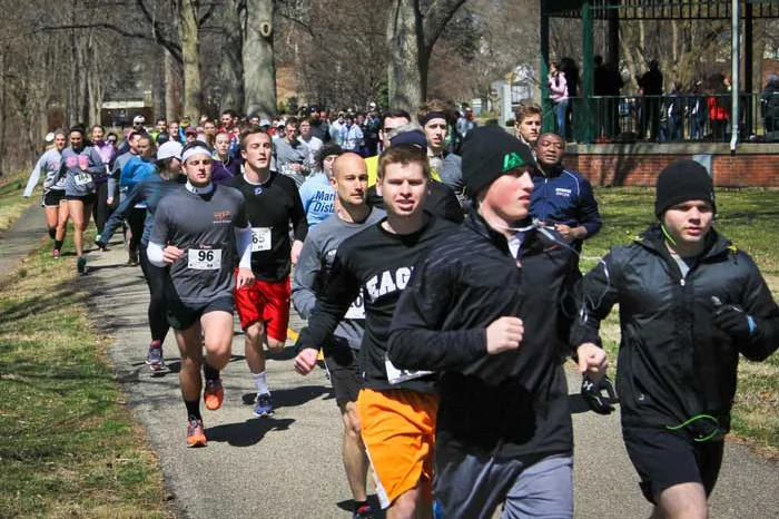 Runners at Mole Day 6K