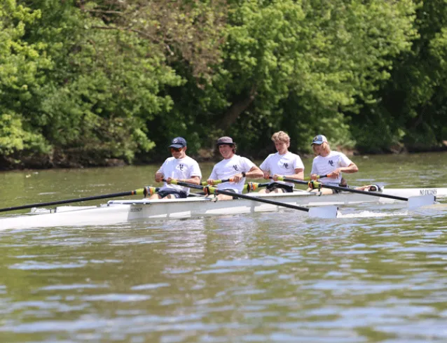 Varsity 4 racing hard