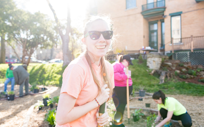 Student performing community service