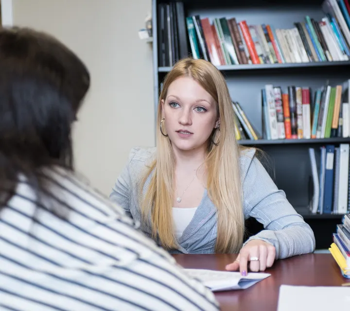 student meeting with advisor