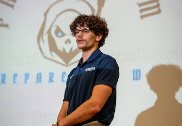 Jacob Stern describes his idea.