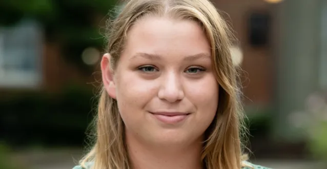 Elizabeth Vigue headshot